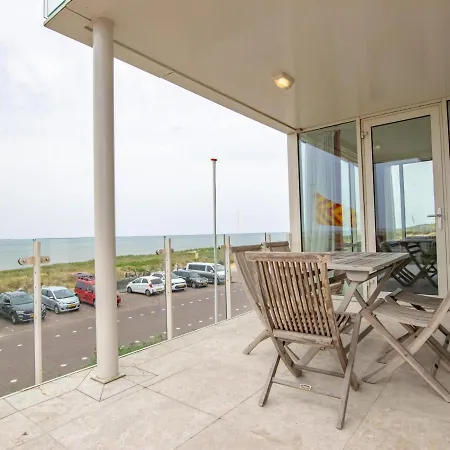 Krab Aan Zee Apartment *