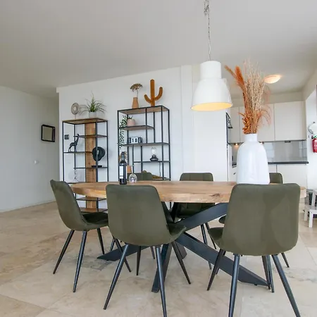 Krab Aan Zee * Egmond aan Zee